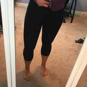 Old Navy Compression Capris with Pockets